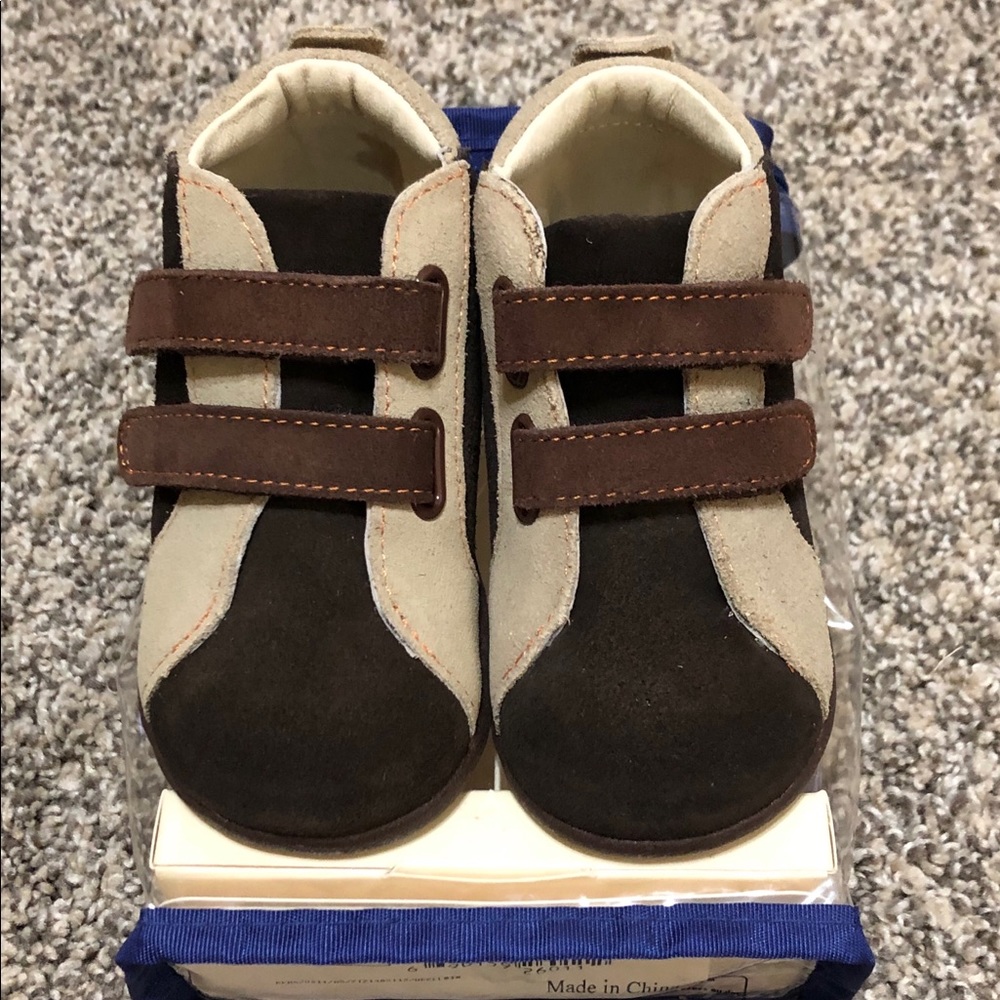 NEW Robeez Brown Tan Ankle Suede Shoes